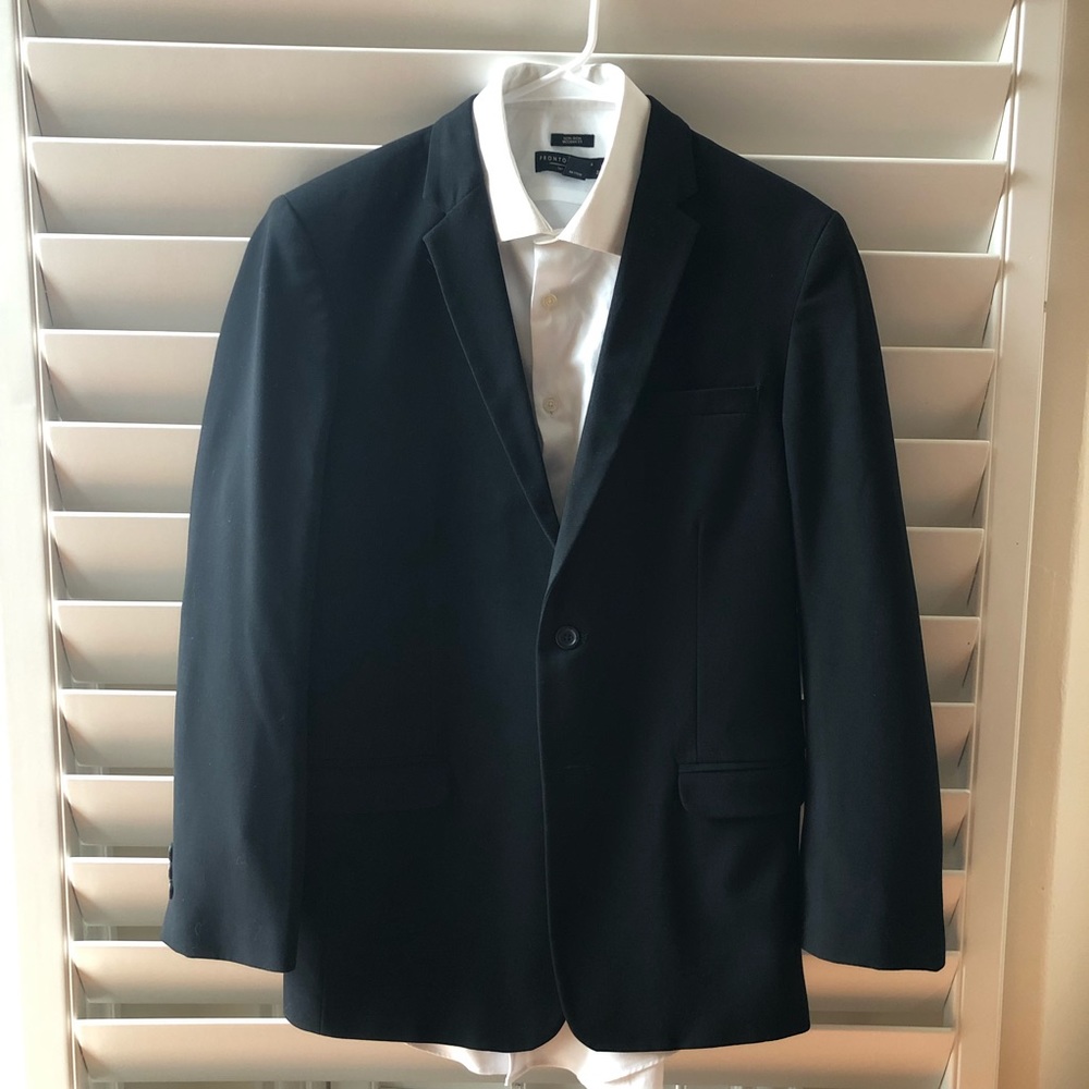 Calvin Klein boys blazer in excellent condition !
